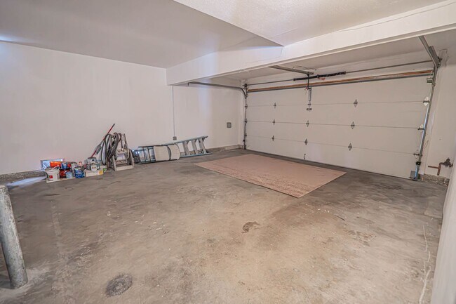 Building Photo - 27727 Spandau Dr