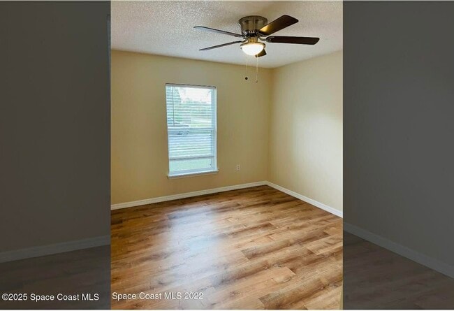 Building Photo - 2117 Buescher Hill St