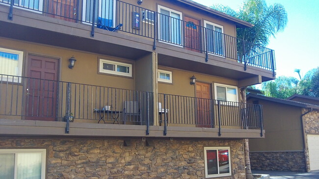 Front view of unit - 5505 Adelaide Ave