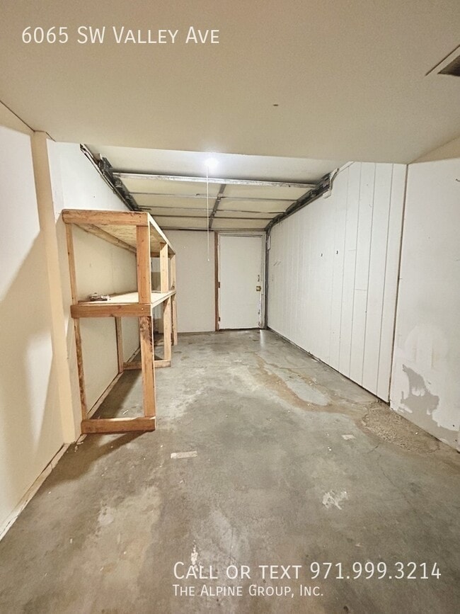 Building Photo - 6065 SW Valley Ave