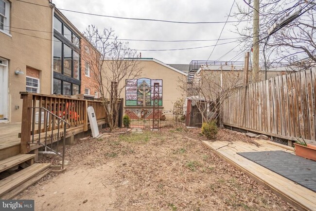 Building Photo - 914 Lemmon St