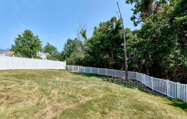 Building Photo - 4927 Triple Tree Ct
