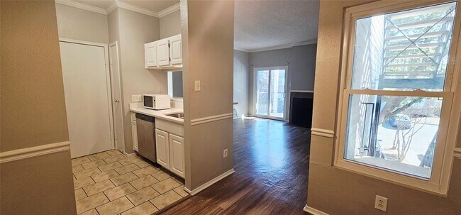 Building Photo - 12166 Metric Blvd