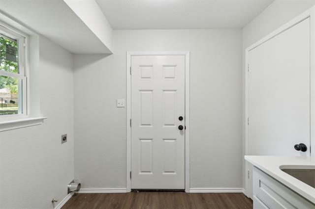 Building Photo - 826 Meadowview Ln