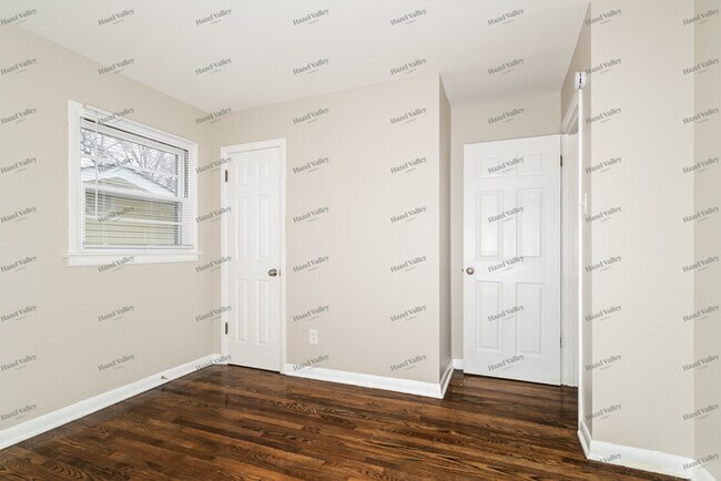 Building Photo - 1014 Renshaw Dr