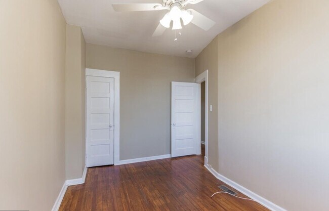 Building Photo - 3014 Clifton Park Terrace
