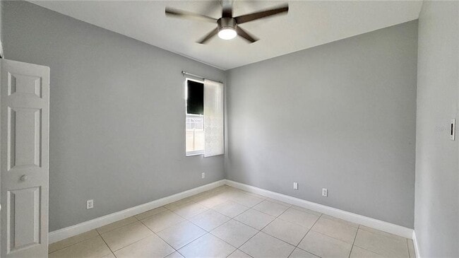 Building Photo - 4860 Chalfont Dr
