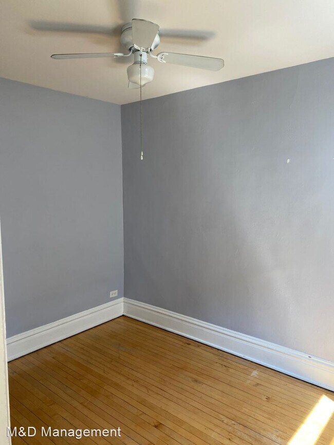 Building Photo - 3740 N Hermitage Ave