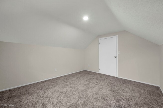 Building Photo - 766 E 232nd St