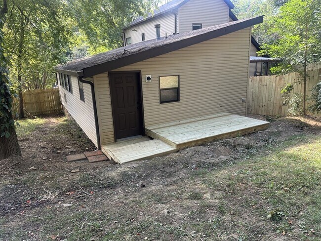 Building Photo - 625 Mercer Dr