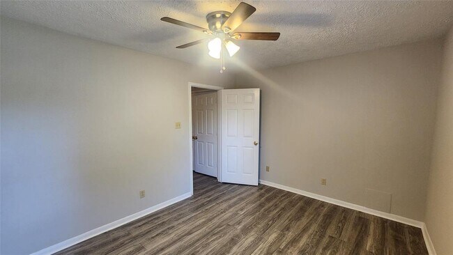 Building Photo - 4543 Westray Dr