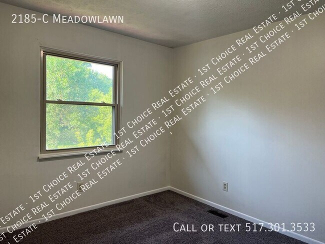Building Photo - 2185-C Meadowlawn-