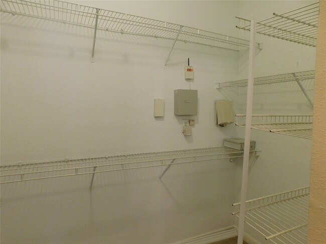 Building Photo - 1330 Old Spanish Trl