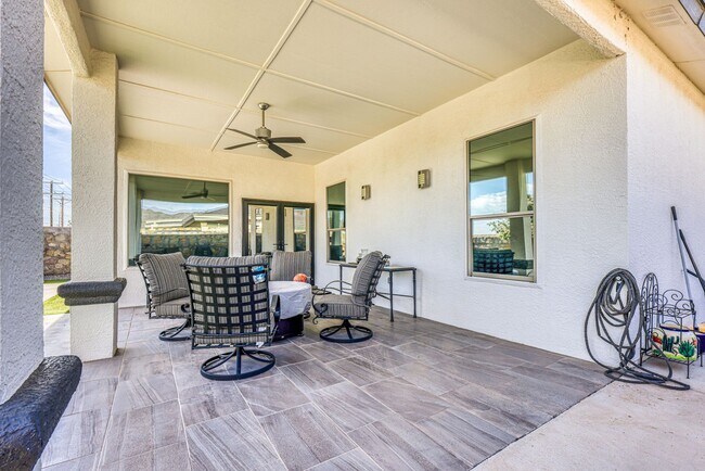Building Photo - We have a beautiful home fully furnished with 4 bedroom-2 baths