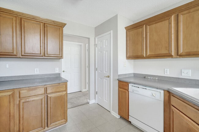 Building Photo - 125 Hopeland Dr