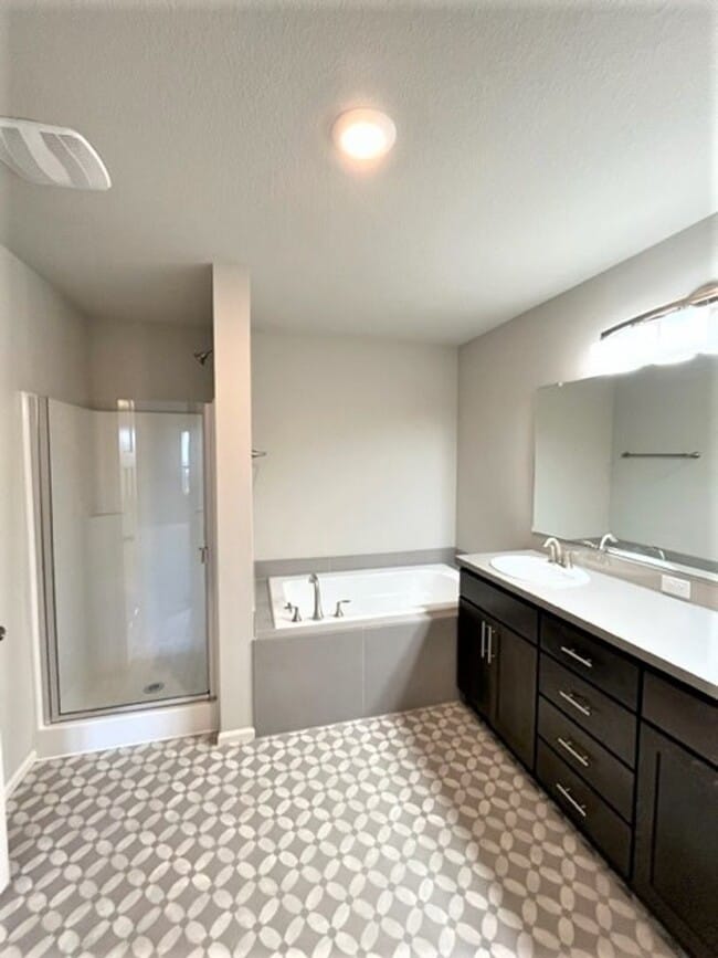 Building Photo - 3 Bedroom / 2.5 Bath Home McMinnville