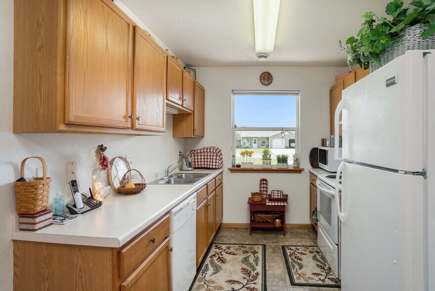 Building Photo - 2600 Poetters Cir