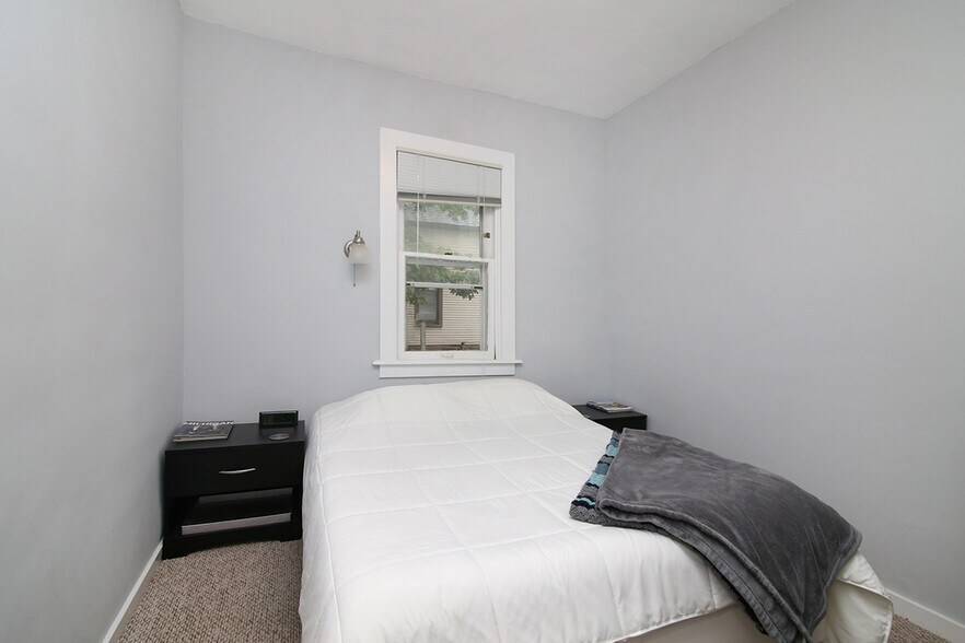 Building Photo - 721 Kellogg St SE