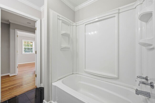 Building Photo - Modern Updates in this Classic 3bedroom/2.5 Bath Home in Erwin