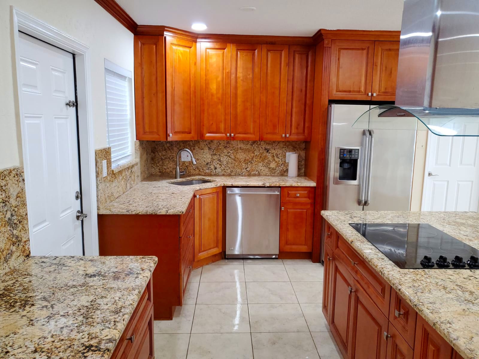 Building Photo - 802 Raymond St