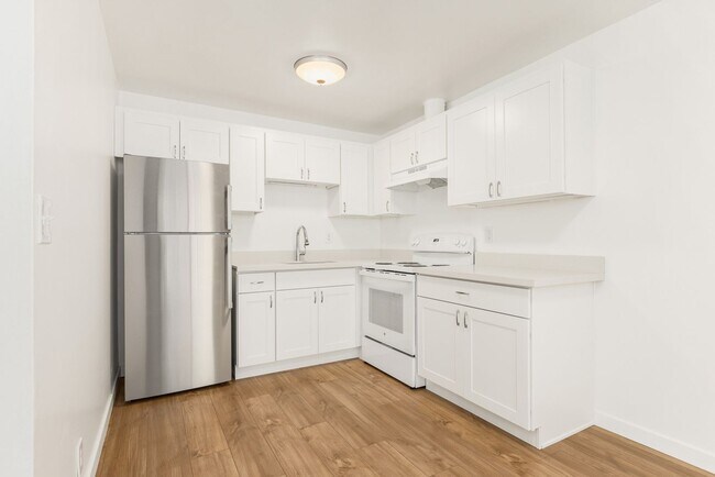 Building Photo - Downtown Issaquah 2 Bedroom 1 Bath Duplex