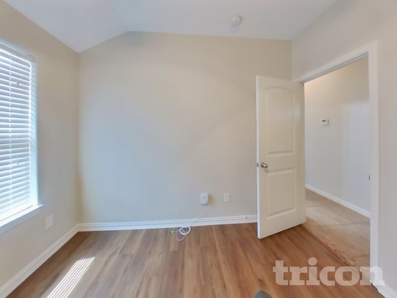 Building Photo - 12220 Hunters Crossing Ln