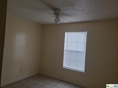 Building Photo - 415 W Green Ave