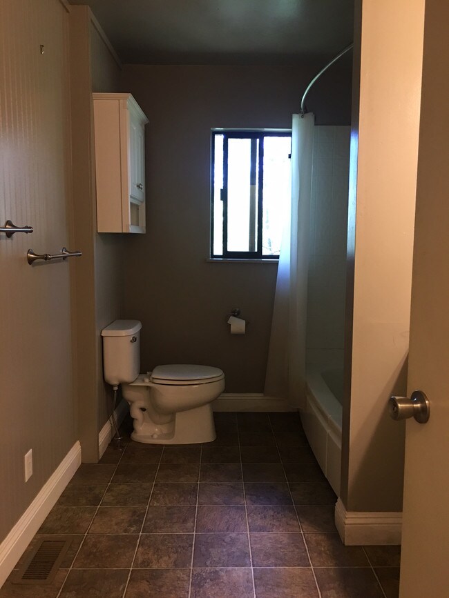 Building Photo - 12381 Sunset Ave