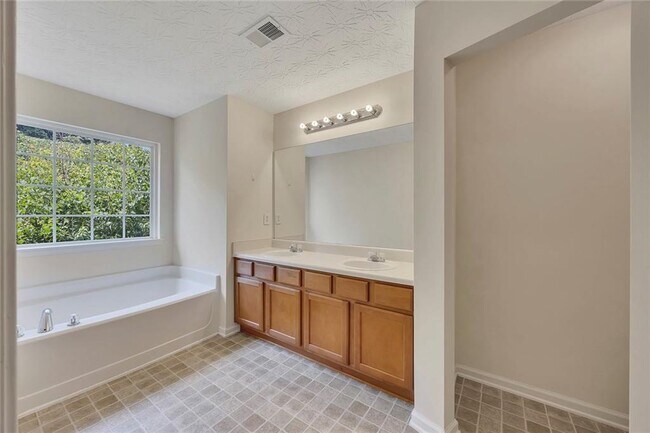 Building Photo - 2297 Baker Station Dr