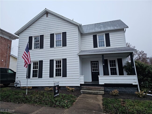 Primary Photo - 36 E Main St