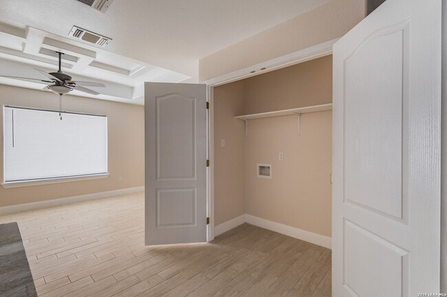Building Photo - 221 Dub Dr