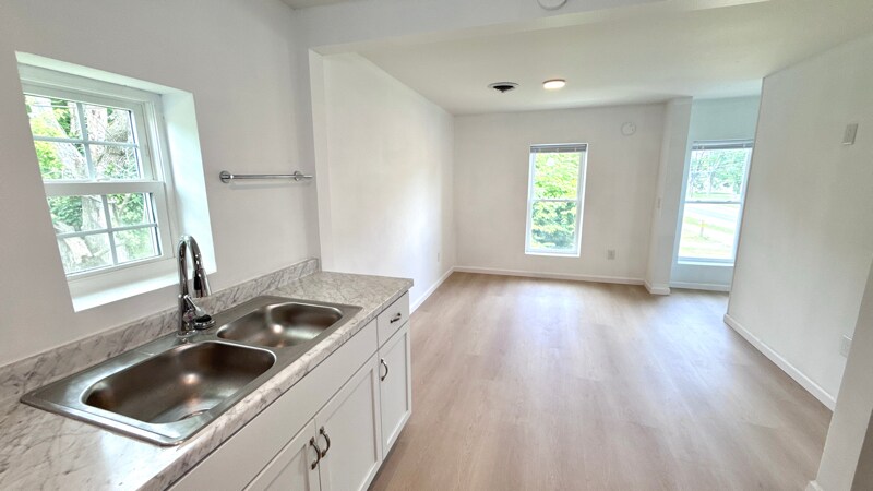 Building Photo - 640 Lenox Ave