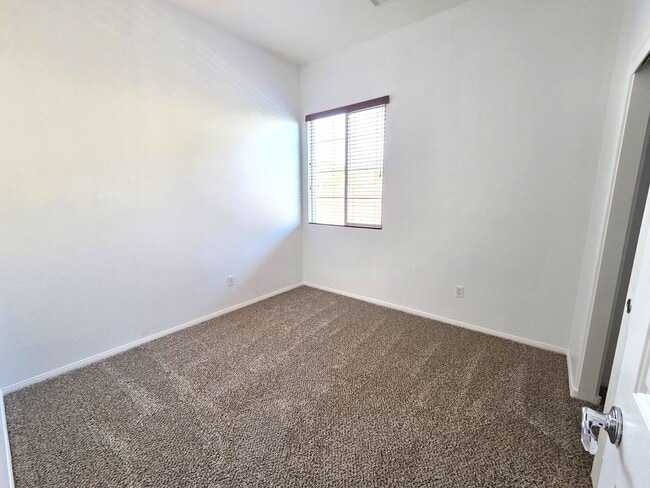 Building Photo - 3 Bedroom Single Story in Providence Gated Community