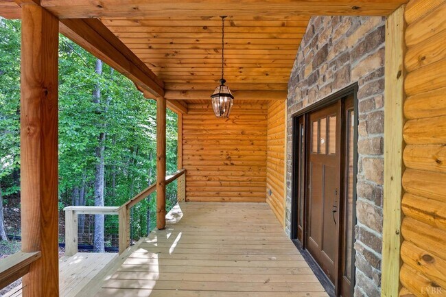 Building Photo - 308 Acres Ct