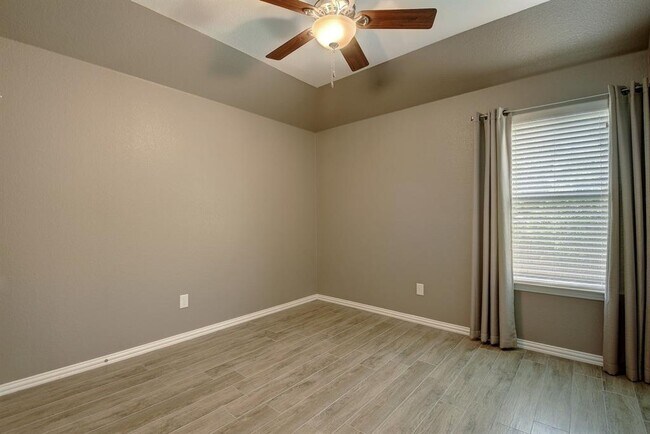 Building Photo - 332 Oyster Creek