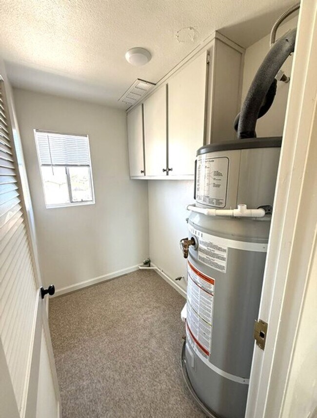 Building Photo - Remodeled Guadalupe 2 bedroom apt