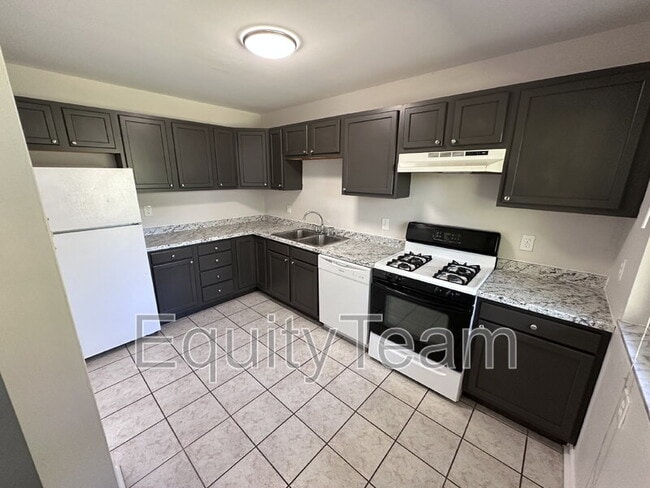 Building Photo - 238 Diston Ln