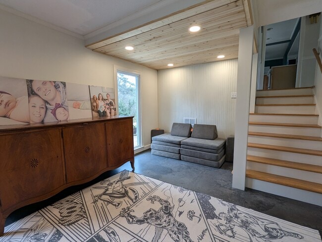 Building Photo - 110 Melbourne Ln