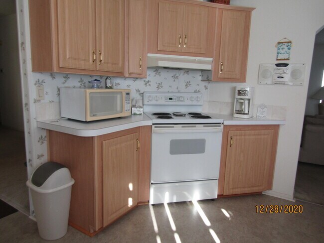 Building Photo - 7940 Meadowlark Ln