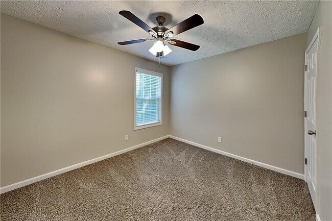 Building Photo - 105 Meadow Crest Ct