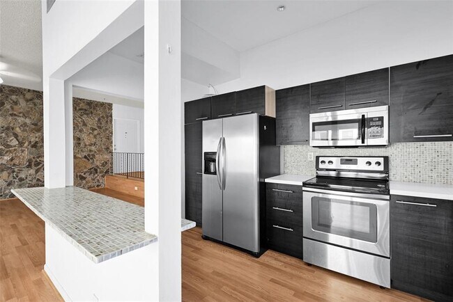 Building Photo - 4850 SW 63rd Terrace