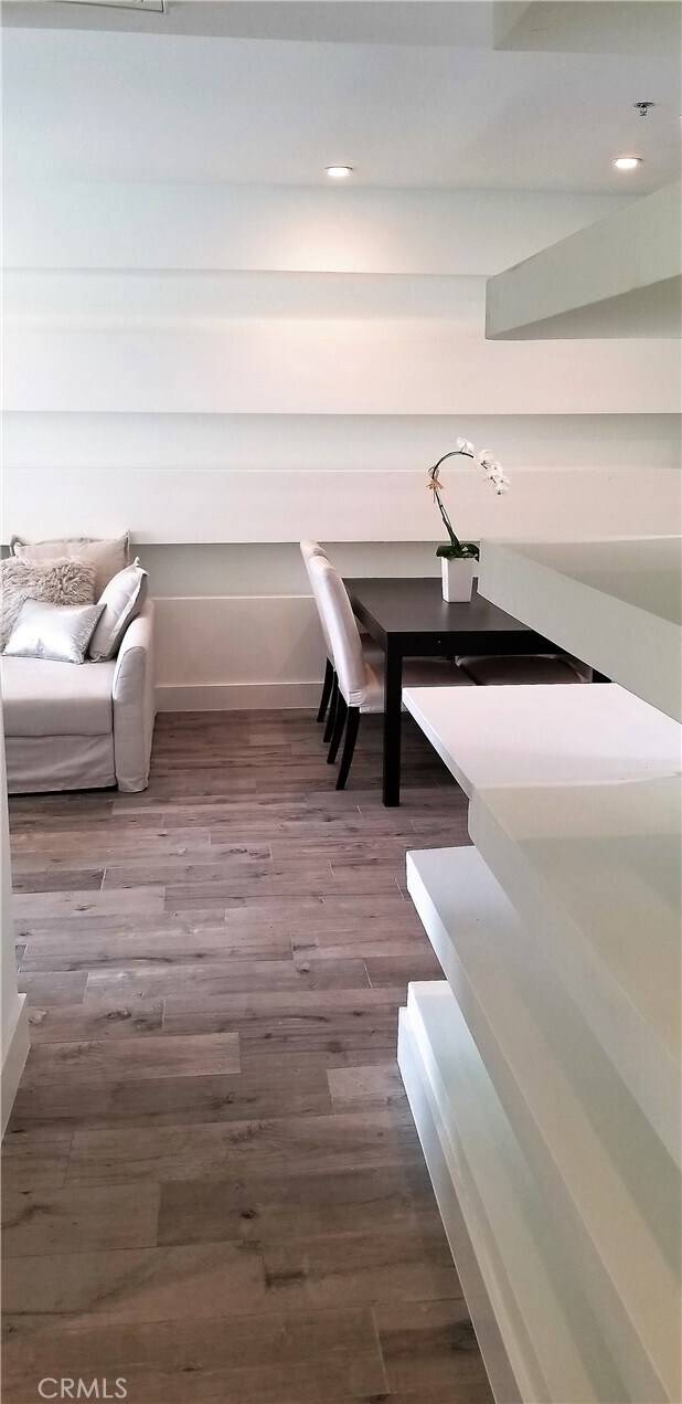 Building Photo - 811 6th Ct