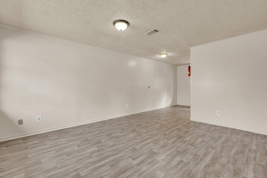 Building Photo - 128 Wyman Dr
