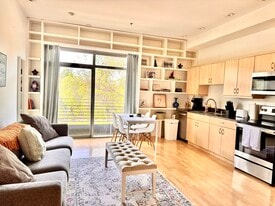 Building Photo - 889 Date St