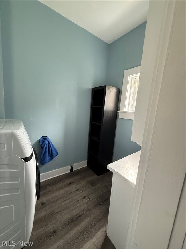 Building Photo - 732 Elberon Ave