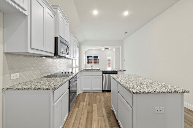 Building Photo - 1000 Mason St