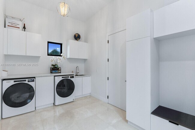 Building Photo - 80 NW 129th Ave