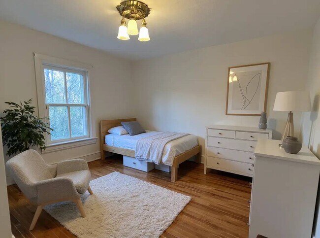 Building Photo - 6124 Old Dominion Dr