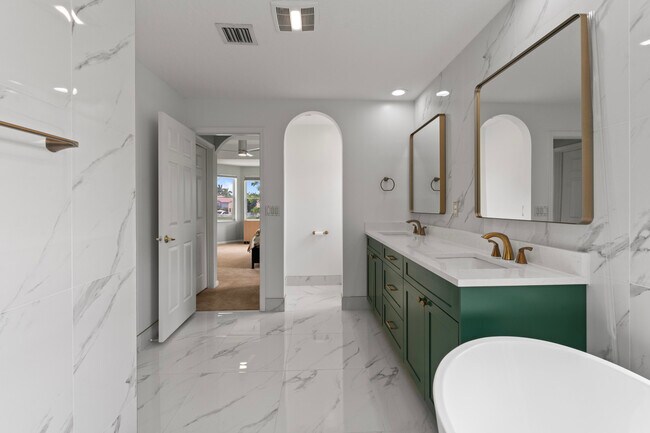 Building Photo - 2253 Balsan Way