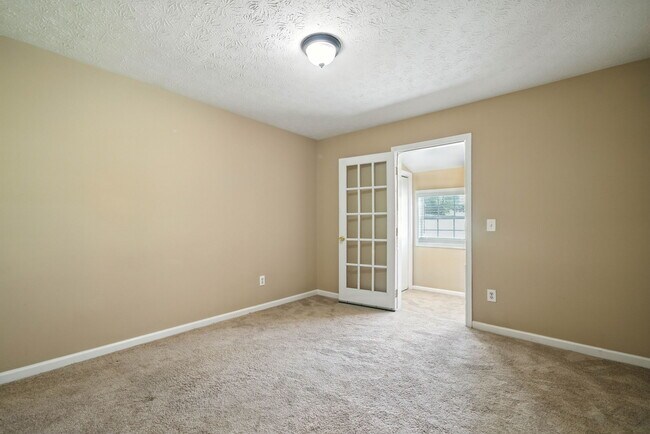 Building Photo - 3045 Wildflower Ln SW